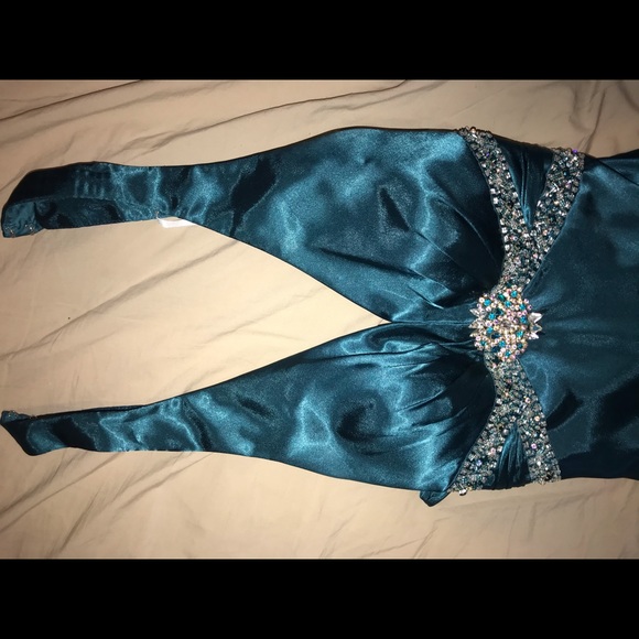 PROM DRESS - Picture 2 of 6